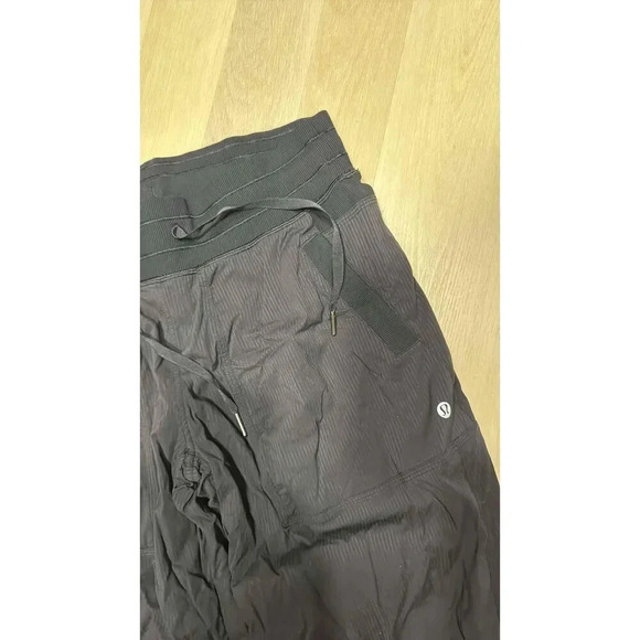 Lululemon athletica Black Textured Cargo Drawstring Outdoor Pants - Picture 2 of 3